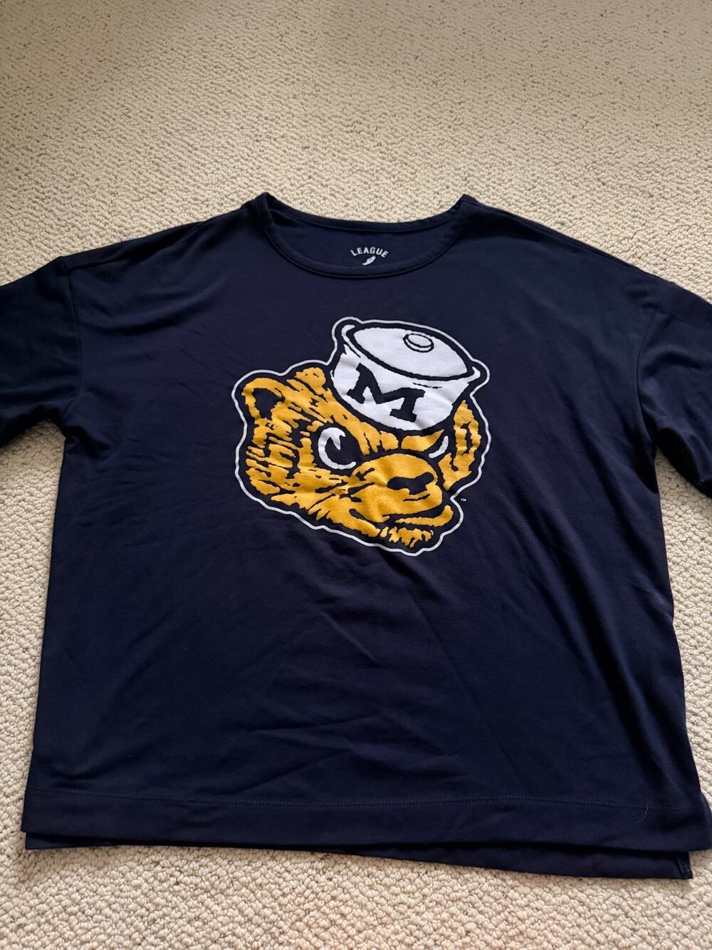 League Michigan Wolverines T-Shirt Womens M Navy Retro Wolverine Logo Boxy Fit